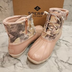 SPERRY Water Resistant Leather Duck Boots in Saltwater Metallic Camouflage Blush